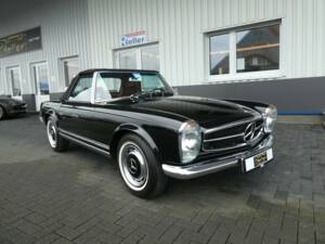Imagen 1/26 de Mercedes-Benz 230 SL (1967)