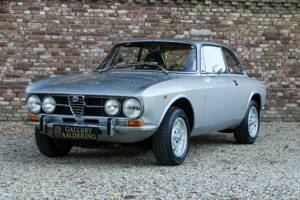 Image 38/50 of Alfa Romeo 1750 GT Veloce (1970)