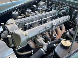Image 18/50 de Aston Martin DB 4 (1963)