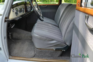 Image 9/50 of Mercedes-Benz 220 (1952)