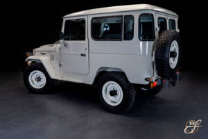 Image 3/21 de Toyota Land Cruiser FJ 40 (1981)