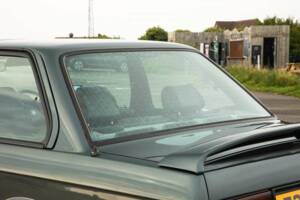 Image 36/50 of BMW 325i (1990)