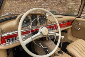 Image 42/50 de Mercedes-Benz 300 SL Roadster (1962)