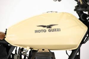 Image 33/50 of Moto Guzzi V 35 Imola II (1983)