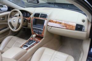 Image 14/23 of Jaguar XK 4.2 (2006)