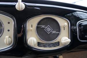 Image 32/37 of Volkswagen Beetle 1200 Hebmüller (1949)