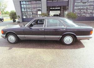 Image 3/39 of Mercedes-Benz 260 SE (1988)
