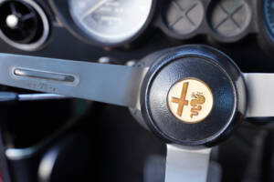Image 38/50 of Alfa Romeo 2000 GTV (1972)