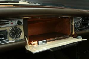 Image 23/50 of Mercedes-Benz 230 SL (1967)