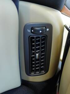 Imagen 16/42 de Lancia Thesis 2.4 (2002)