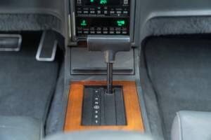 Immagine 44/50 di Cadillac Seville (1988)