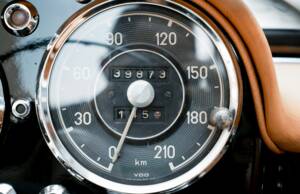 Image 33/42 of Mercedes-Benz 190 SL (1961)