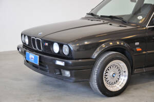 Image 11/40 of BMW 325ix (1989)