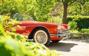 Image 3/51 of Chevrolet Corvette (1960)
