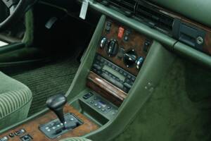 Bild 27/50 von Mercedes-Benz 300 SEL (1986)