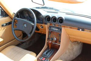 Image 20/26 of Mercedes-Benz 280 SL (1980)