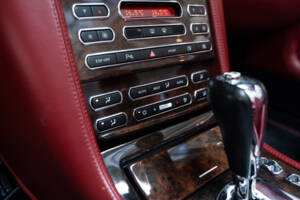 Bild 24/45 von Bentley Azure (2007)