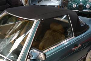 Image 14/25 of Mercedes-Benz 560 SL (1986)
