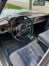 Imagen 8/10 de Mercedes-Benz 280 SE 3,5 (1972)
