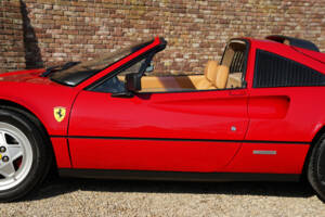 Image 26/50 de Ferrari 328 GTS (1989)