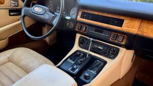 Image 14/17 of Jaguar XJS 5.3 V12 (1985)