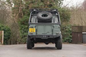 Image 39/50 de Land Rover Defender 110 Crew Cab SE (2010)