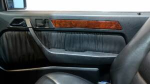 Image 13/30 de Mercedes-Benz E 220 (1995)