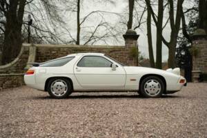 Image 5/49 of Porsche 928 S4 (1990)