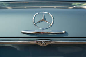 Image 32/99 of Mercedes-Benz 280 SL (1971)