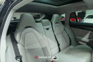 Image 20/25 of Porsche Panamera 4 E-Hybrid (2022)