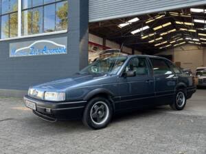 Image 3/33 of Volkswagen Passat 1.8 (1989)