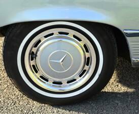 Immagine 17/50 di Mercedes-Benz 380 SL (1980)