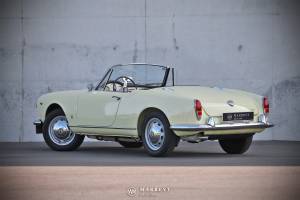 Image 5/49 of Alfa Romeo Giulia 1600 Spider (1964)
