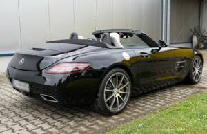 Image 12/28 of Mercedes-Benz SLS AMG Roadster (2012)