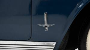 Image 13/15 of Chevrolet Corvair Monza Convertible (1964)