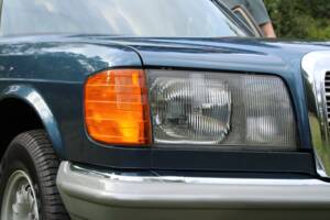 Image 15/70 of Mercedes-Benz 500 SE (1984)