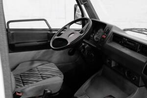 Immagine 20/43 di Mercedes-Benz MB 100 D lang (1993)