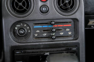 Immagine 21/50 di Mazda MX-5 1.6 (1990)