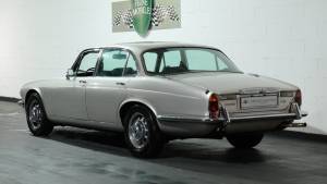 Daimler 6 Sovereign 4.2