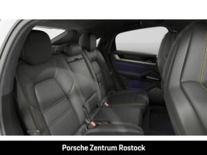 Imagen 13/14 de Porsche Cayenne Coupé Turbo S E-Hybrid (2026)