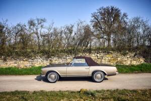 Image 12/31 of Mercedes-Benz 280 SL (1969)