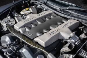 Image 18/30 of Aston Martin V12 Vanquish (2002)