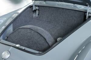 Image 46/50 of Volkswagen Karmann Ghia 1500 (1961)