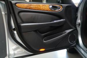 Image 6/50 of Jaguar XJ 8 4.2 (2007)