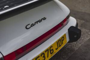 Image 13/33 of Porsche 911 Carrera 3.2 (1988)