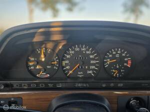 Image 31/50 de Mercedes-Benz 300 SE (1989)
