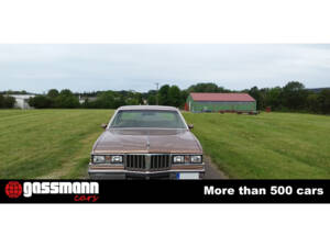 Image 2/15 of Pontiac Bonneville (1981)