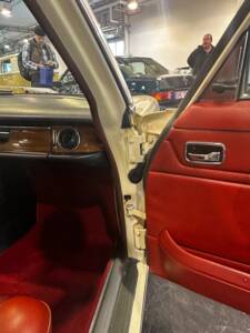 Image 15/21 of Mercedes-Benz 240 D 3,0 (1976)