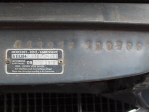 Image 8/31 of Mercedes-Benz 220 SE b (1963)