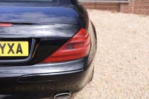 Image 24/50 de Mercedes-Benz SL 350 (2004)